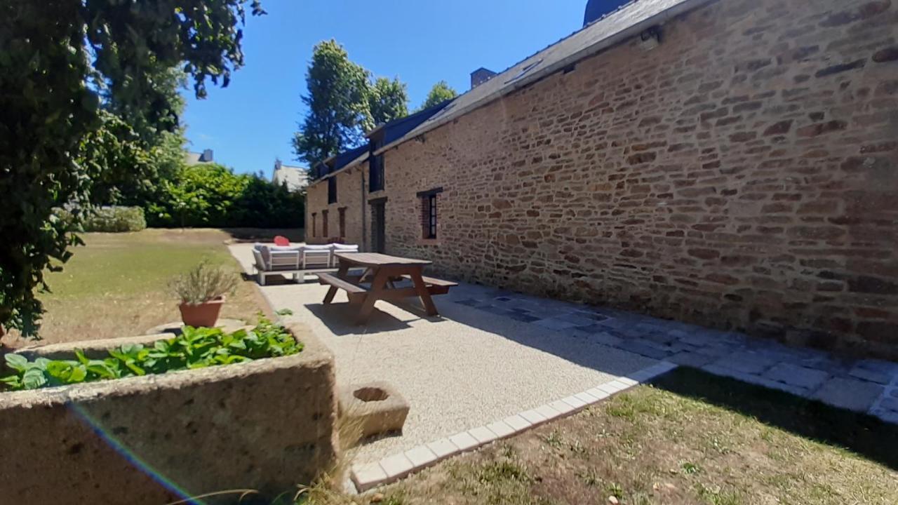 Petit Manoir Proche Dinan - Chambre D'Hotes Lanvallay Luaran gambar